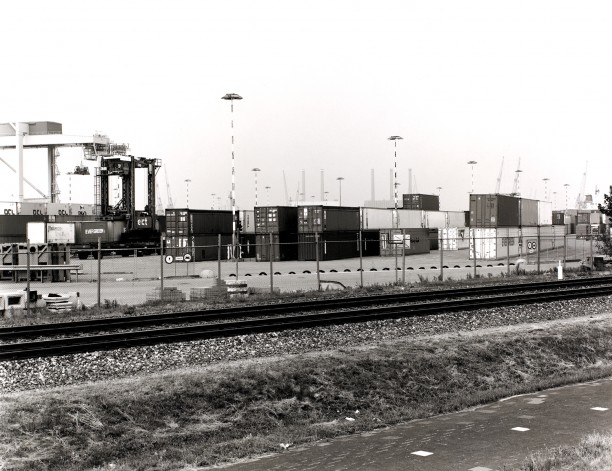 ECT (Europe Container Terminus B.V.)
Alexander Terminal, Prinses Margriet Haven,
Eemhaven gebied, Rotterdam
Phone 010-431 69 11
Direct dialing 010-431 60 85
Telex 28056
Telefax 010-428 0380